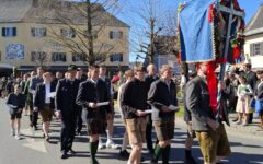 Header-Fluttendorf_Kreuzträger